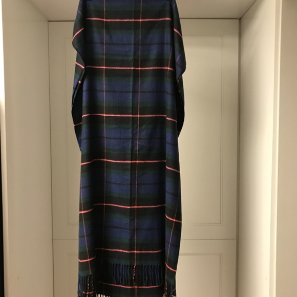 Gap Winter Scarf / Shawl Wrap Navy Green Pink Cozy Classic Tartan - Picture 2 of 3